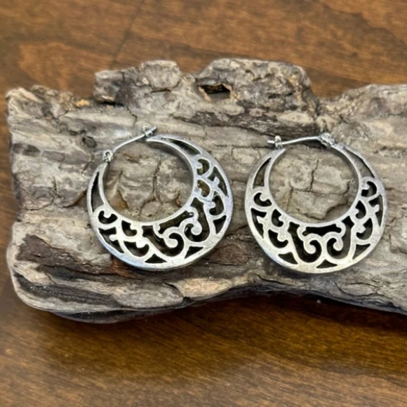 Filigree Half moon earrings - Picture 1 of 4